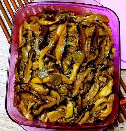 【蘑菇下飯菜】做法步驟圖 我們家隔三差五做一回 一次多吃2碗-起舞食譜網