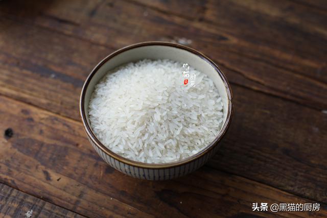 喝炒米茶的最佳时间，炒米茶什么季节喝（90岁爷爷教我做炒米茶）