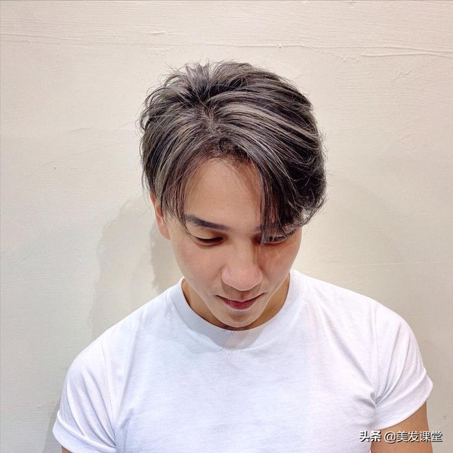 男生在家怎么做挑染，男生在家怎么染头（经典又百搭的色卡存起来）