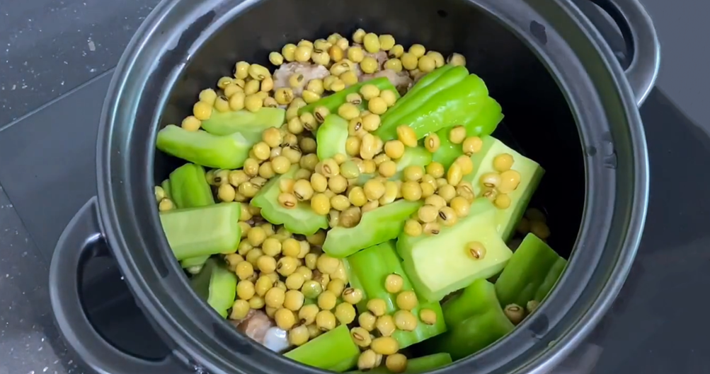 图片[4]-【苦瓜骨头汤】做法步骤图 消暑降火 夏天常吃人更轻松-起舞食谱网