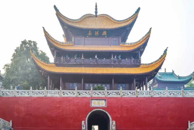 中国四大名楼是哪四个，四大名楼是哪四个（历史上赫赫有名的四大名楼）