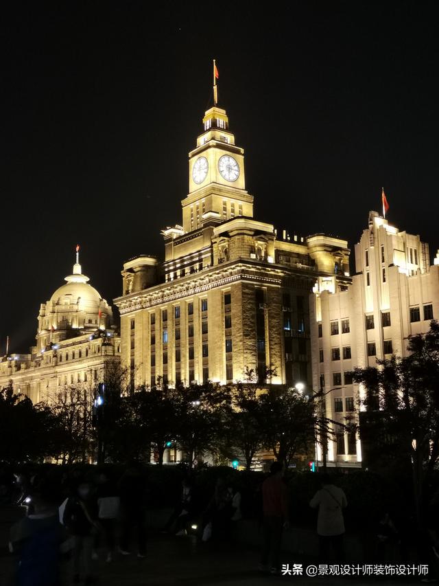 上海外滩夜景图片，外滩夜景美丽迷人让人流连忘返（上海市外滩夜景）