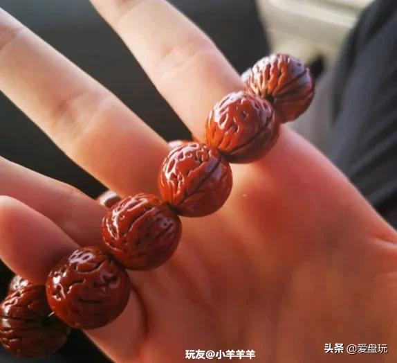 桃核手串的正确盘法（盘了8年的桃核）