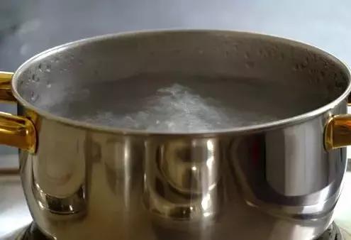 熬粥用什么锅好，铁锅、不粘锅、不锈钢锅...你家的锅买对了吗