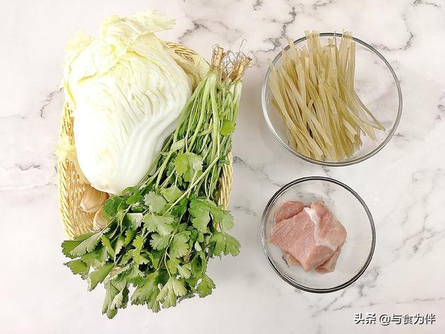 凉拌白菜丝怎么拌好吃，土豆丝凉拌怎么做好吃（记得巧用“它”）