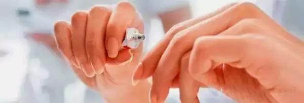 皲裂是什么意思，龟裂的意思（全身皮肤为何总是干燥皲裂、瘙痒）