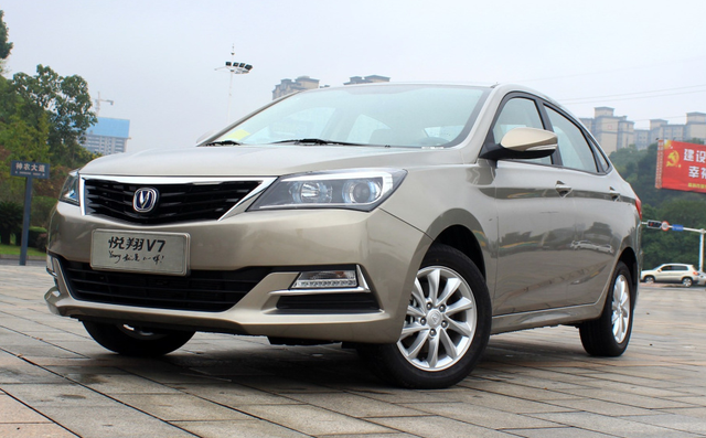 奔腾b30为什么停产，奔腾B30停产了吗（百公里油耗都过9L）