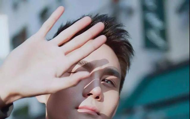 [手控腹肌控］［优质男头］，微信头像，[手控腹肌控］［优质男头］（男人除了腹肌这个部位也很性感的）