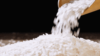 如何判断大米发霉变质了，怎样判断大米是否霉变（这样的大米竟会诱发肝癌）