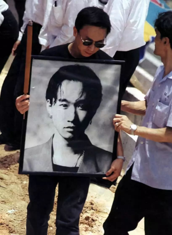 黄贯中的“清醒”，会让多少捞钱无底线的艺人“脸红”？