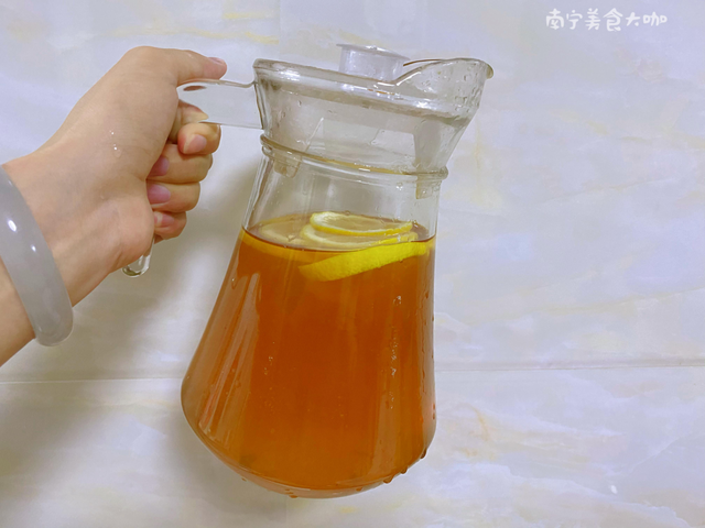 蜂蜜柠檬红茶方法，蜂蜜柠檬红茶水（难怪做出来又苦又涩）