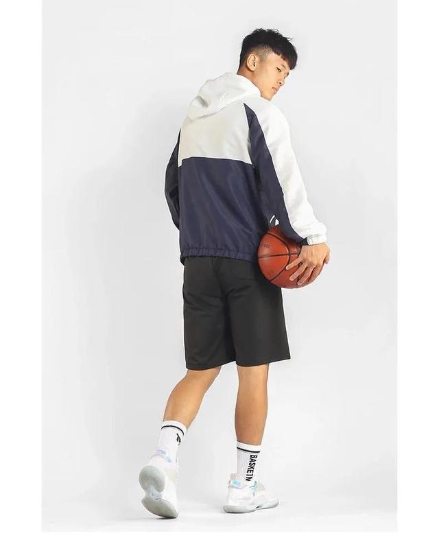 2xl适合什么身高体重，xl适合什么身高体重（潮流百搭的连帽风衣）