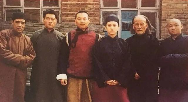 宁静年轻时有多大，古装公子扮相难掩帅气