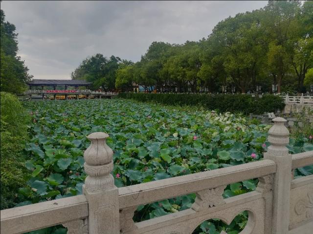 水漫金山的故事发生在哪里，水漫金山的故事发生在浙江的什么地方（白蛇传《水漫金山》的故事发生地）