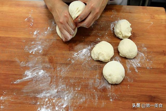 面粉可以做什么好吃的，面粉可以做哪些吃的（不用黄油和高筋粉）