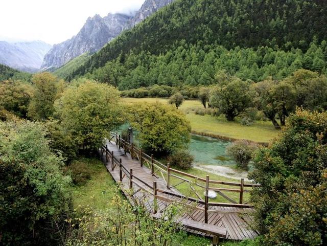 稻城在哪，亚丁稻城在哪（在稻城亚丁，满载一身春色而归）