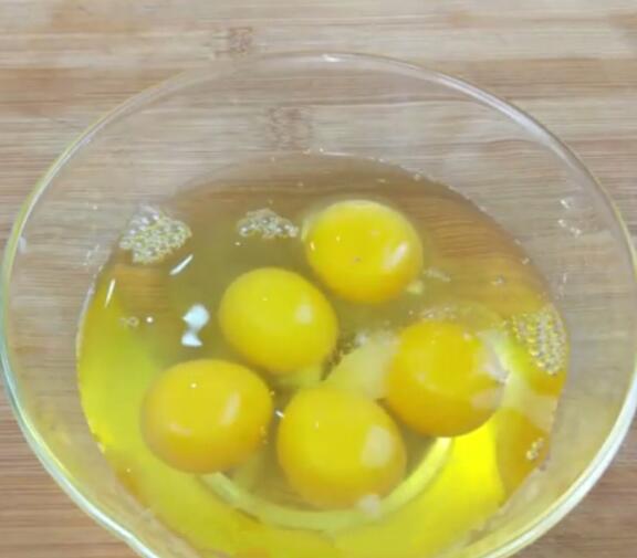 圖片[3]-【黃金雞蛋塊】做法步驟圖 做出來的美味小吃 外酥里嫩-起舞食譜網