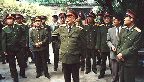 张震怎么死的，邓小平：比我小10岁（张震讲故事死了是真的吗）