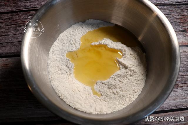 发面烧饼的做法，发面油酥烧饼的做法（发面饼这样做）