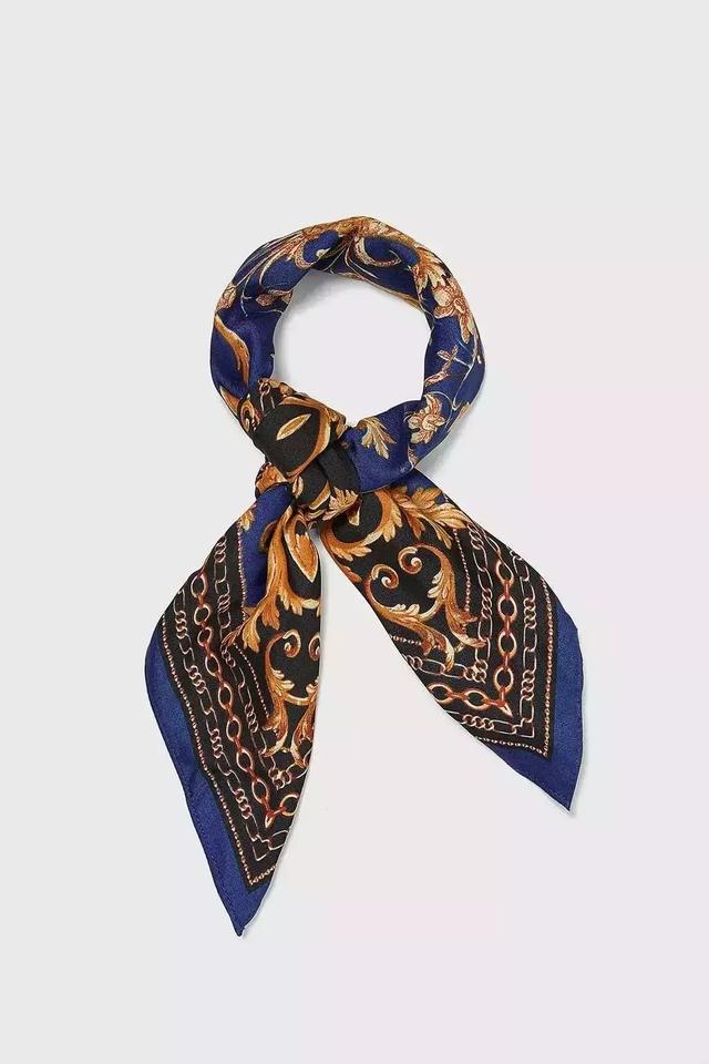 男士丝巾打法，男士方巾丝巾的系法（关于男士丝巾和它的系法）