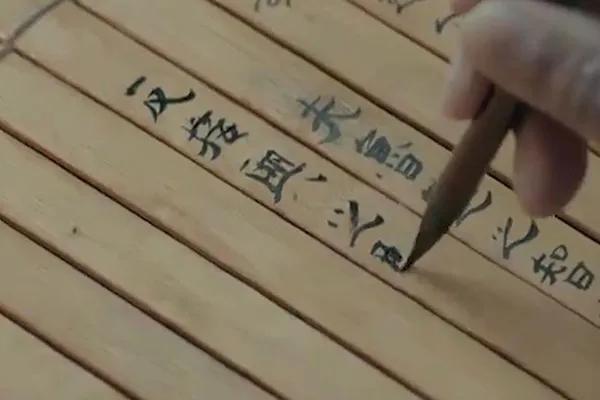 江郎才尽的主人公是谁，江郎才尽的主人公是谁 百度知道（入木三分的主人公是谁）