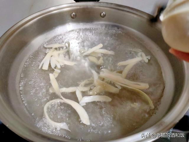 家常削面怎样做，家常刀削面怎么做（冬天就好这一口油泼刀削面）