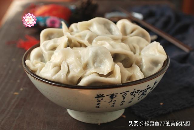 羊肉饺子怎么做，怎样调制羊肉饺子馅（一口一个抱团儿又爆汁儿）