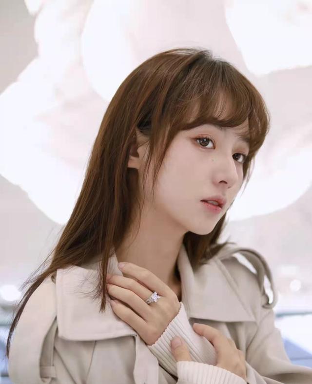 戒指大了怎么办小窍门，中指戴戒指说明什么（戒指变大了要怎么办呢）