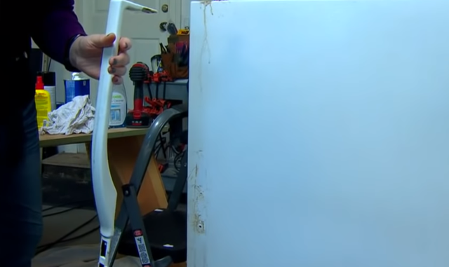 旧冰箱怎么处理，想换冰箱旧冰箱怎么处理（把旧冰箱擦干净外面上层漆）