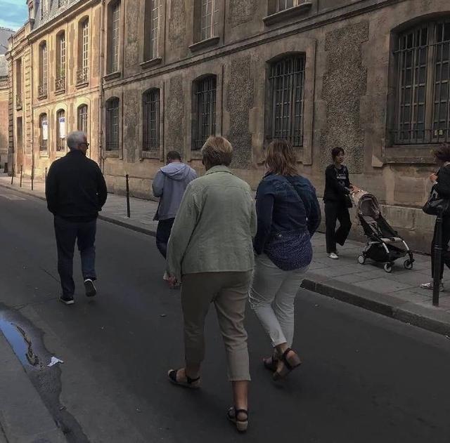 朋友圈封面图，朋友圈封面图片高清（朋友圈背景图封面图）