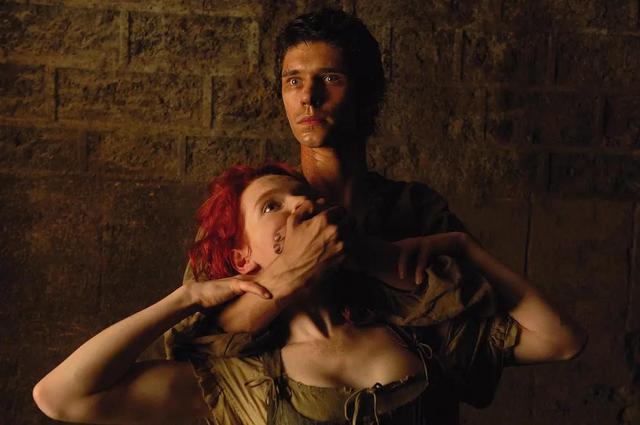 关于香水的电影，关于香水的电影推荐（杀死她们只为制成第13瓶香水）