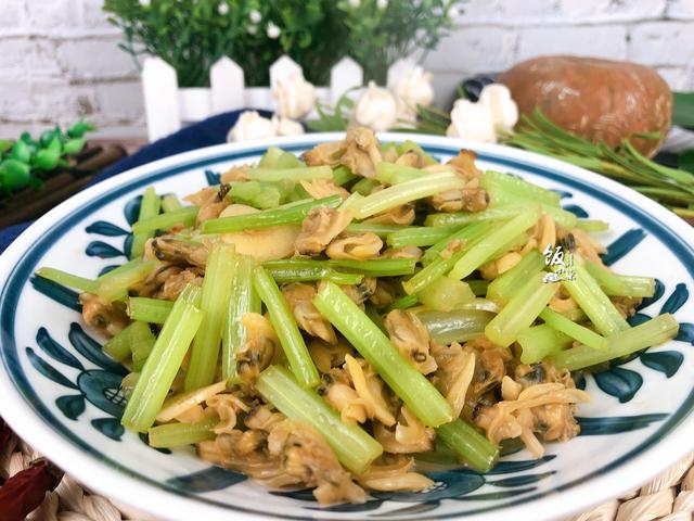 花甲肉怎么做好吃，花甲肉怎么炒（花甲这样吃太爽了）