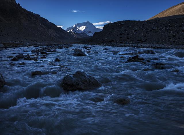 世界第一高峰，世界第一高峰第二高峰第三高峰（世界第一高峰珠穆朗玛峰）