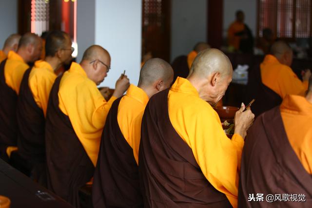 过堂是什么意思，过堂房是什么意思（佛门吃饭为什么叫“过堂”）