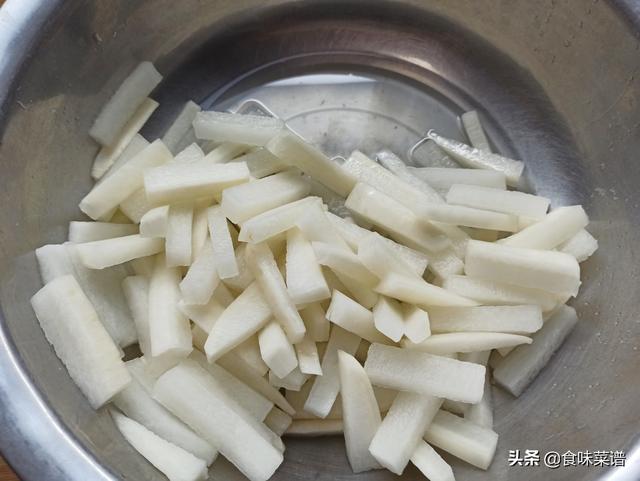 怎么腌制白萝卜又脆又好吃，白萝卜怎么腌制好吃又脆（还是传统做法实用）