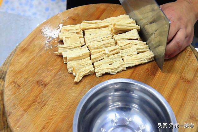 腐竹怎么做好吃，干腐竹怎么做好吃（比肉还好吃的腐竹怎么炒）
