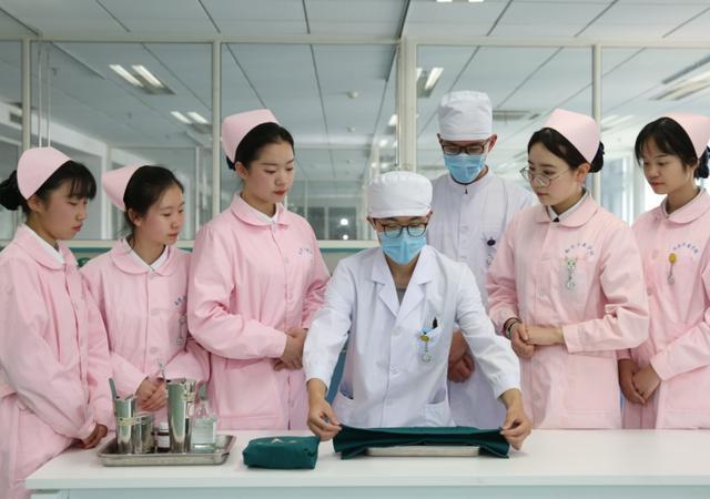 兰州护士学校分数线（985护理系招生）