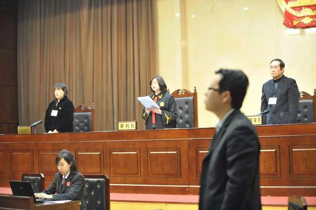 疯狂英语李阳离婚案例，“疯狂英语”李阳离婚纠纷案