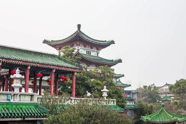 穷且益坚不坠青云之志什么意思，穷且益坚不坠青云之志是什么意思（读懂《滕王阁序》10句名言）