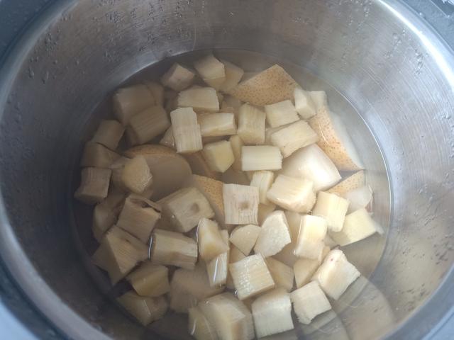  甘蔗节煮水的功效，甘蔗节煮水的功效与作用（甘蔗节丢地上没人要） 