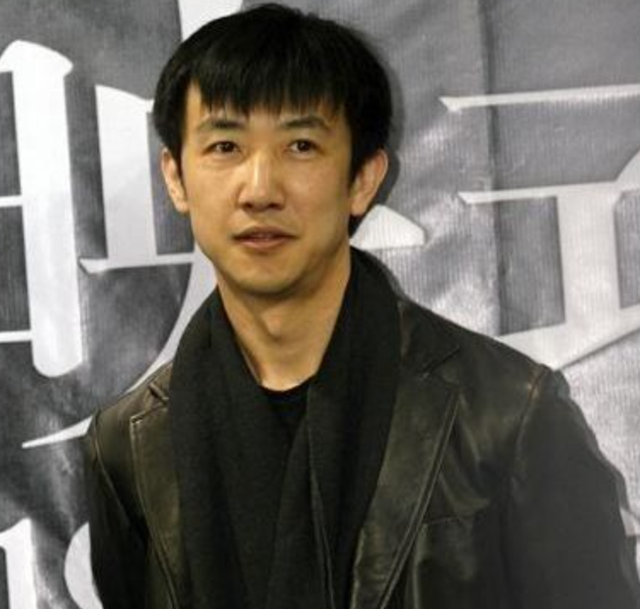 鄢颇现状，现已49岁的鄢颇如今现状如何（李小冉前男友鄢颇）