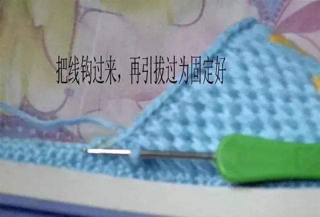 怎么钩毛线拖鞋，学钩毛线拖鞋视频教程（钩针编织的蝴蝶图案的棉拖鞋）