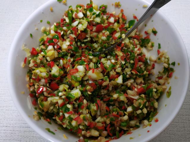 茄子怎么保存时间长还新鲜，黄瓜怎么保存时间长新鲜（腌茄子别直接腌）