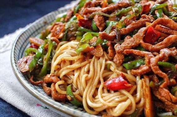 辣椒肉拌面的做法，辣椒炒肉拌面怎么做（辣子肉拌面——新疆人最爱吃的拌面没有之一）