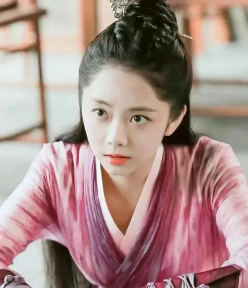 锦衣之下好看吗，电视剧锦衣之下好看吗（令人上头的《锦衣之下》被压了两年）