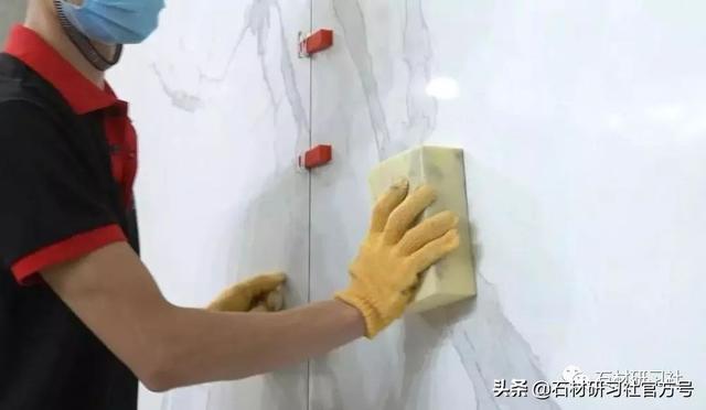 岩板是什么材料，岩板是什么材料合成的（一篇文章为你解答）