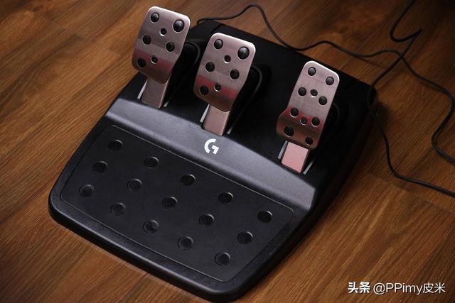 罗技游戏方向盘怎么样，TRUEFORCE力反馈方向盘