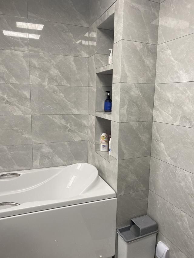泡水砖和不泡水砖区别，瓷砖泡水和不泡水的区别（为什么铺贴前一定要把瓷砖充分浸泡）