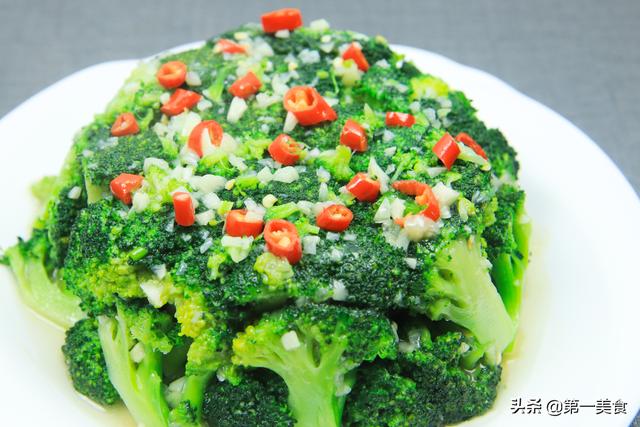 西兰花怎样做好吃，西兰花怎样做才会更好吃（厨师长分享西兰花简单好吃的做法）