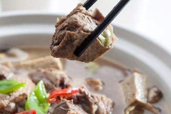 鸭子和鹅的区别，鸭子跟鹅区别在哪里（鸭子和鹅的区别是什么）